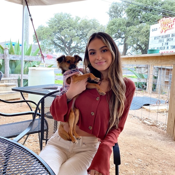 Meet your Posher, Jule - Picture 2 of 3